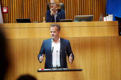 FPÖ-Umweltsprecher Walter Rauch im Parlament.