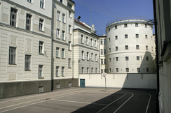 Mehr als die Hälfte aller Gefängnis-Insassen in Österreich sind Ausländer.