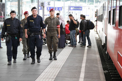 Polizei und Bundesheer dürfen an den Grenzen lediglich das "Empfangskomitee" für illegale Migranten spielen.