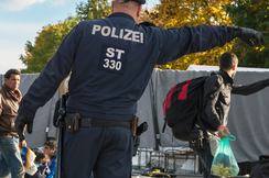 Die Polizei an den Grenzen wurde von der ÖVP zum "Empfangskomitee" für Illegale degradiert-