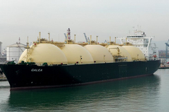 LNG-Tanker sind nicht gebunden an bestimmte Pipelines und können ihre Fracht dort abladen, wo das meiste für das Gas bezahlt wird.