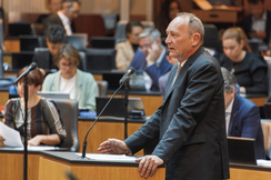 FPÖ-Wirtschaftssprecher Axel Kassegger im Parlament.