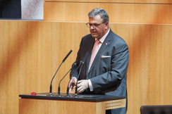 FPÖ-Technologiesprecher Gerhard Deimek im Parlament.
