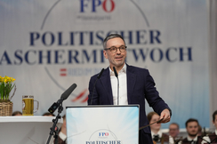 FPÖ-Bundesparteiobmann Herbert Kickl beim Aschermittwochstreffen in Ried im Innkreis am Mittwoch.