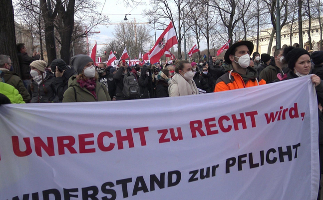 Anti-Corona-Maßnahmken-Demonstration in Wien am 31. Jänner 2021. Noch immer sind nicht alle Hintergründe der teuren Imfpstoff-Beschaffung aufgeklärt.