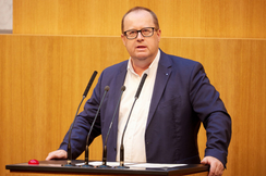 FPÖ-Finanzsprecher Hubert Fuchs im Nationalrat.