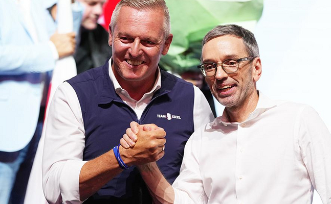 Der neue steirische Landeshauptmann Mario Kunasek (l.) mit FPÖ-Bundesparteiobmann Herbert Kickl.