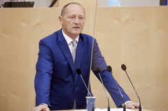 FPÖ-Außenpolitiksprecher Axel Kassegger im Parlament.