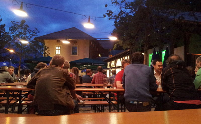 Viele kleinere Gastronomen mussten auf Corona-Hilfen lange oder gar vergeblich warten (Symbolbild).