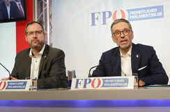 FPÖ-Verkehrssprecher Christian Hafenecker (l.) und -Bundesparteiobmann Herbert Kickl.